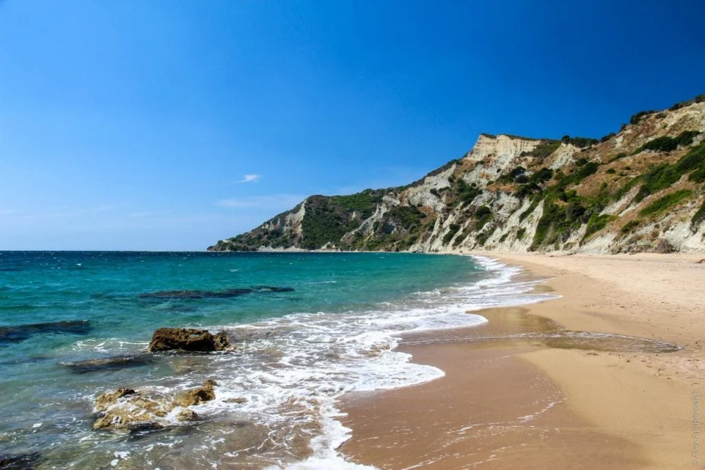Arkoudillas Beach Kavos