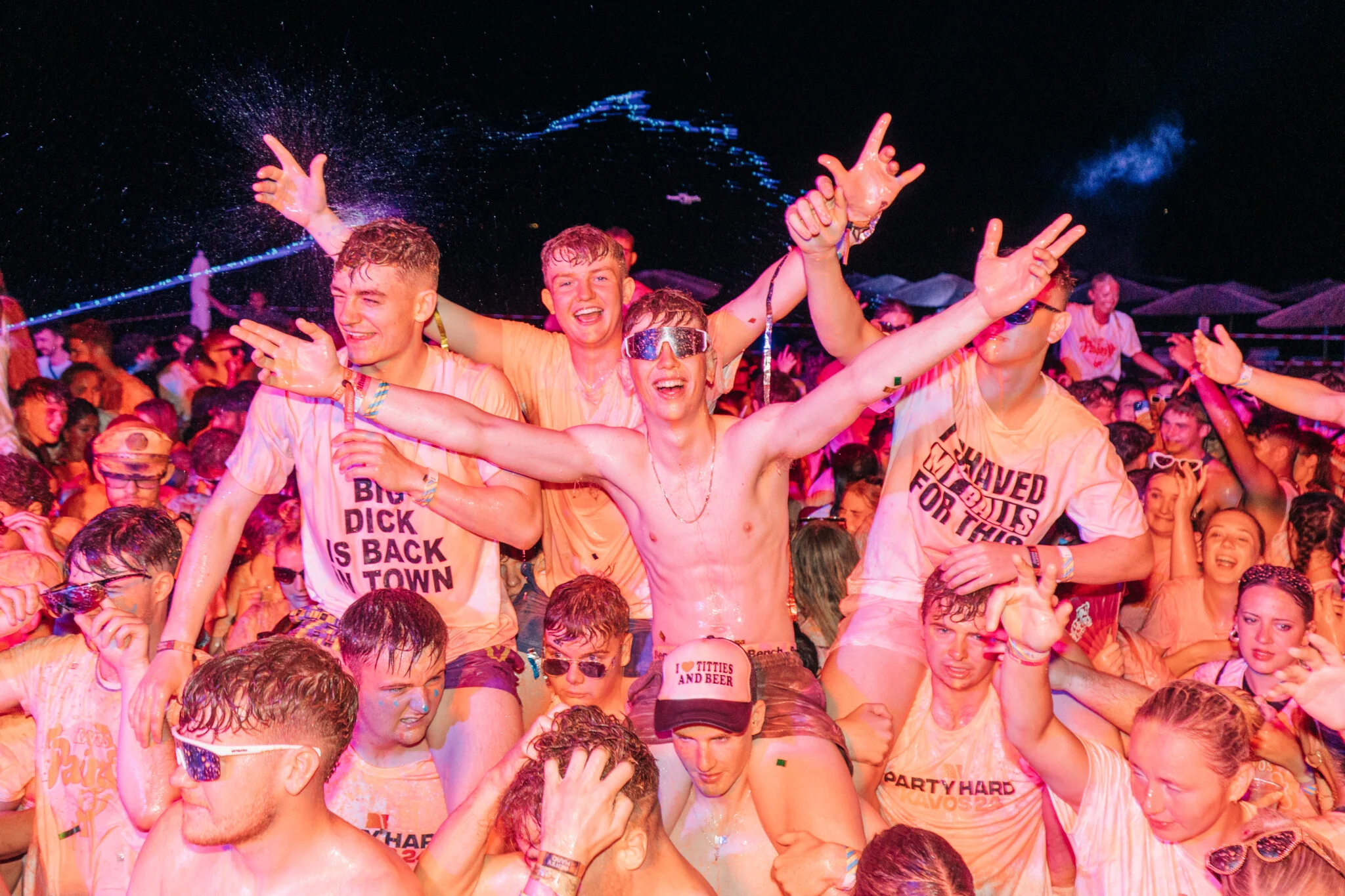 Paint Party Kavos guys on shoulders